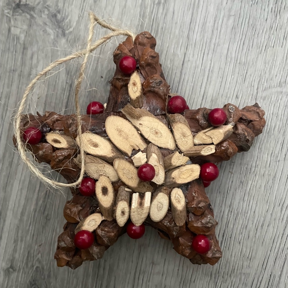 Rustic Star Holiday Ornament with Red Accents and Wood